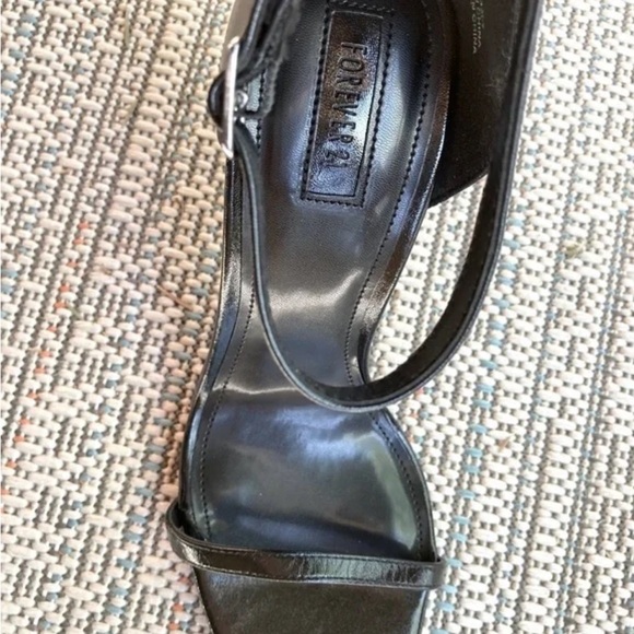 Size 9 forever21 heels - Picture 5 of 6
